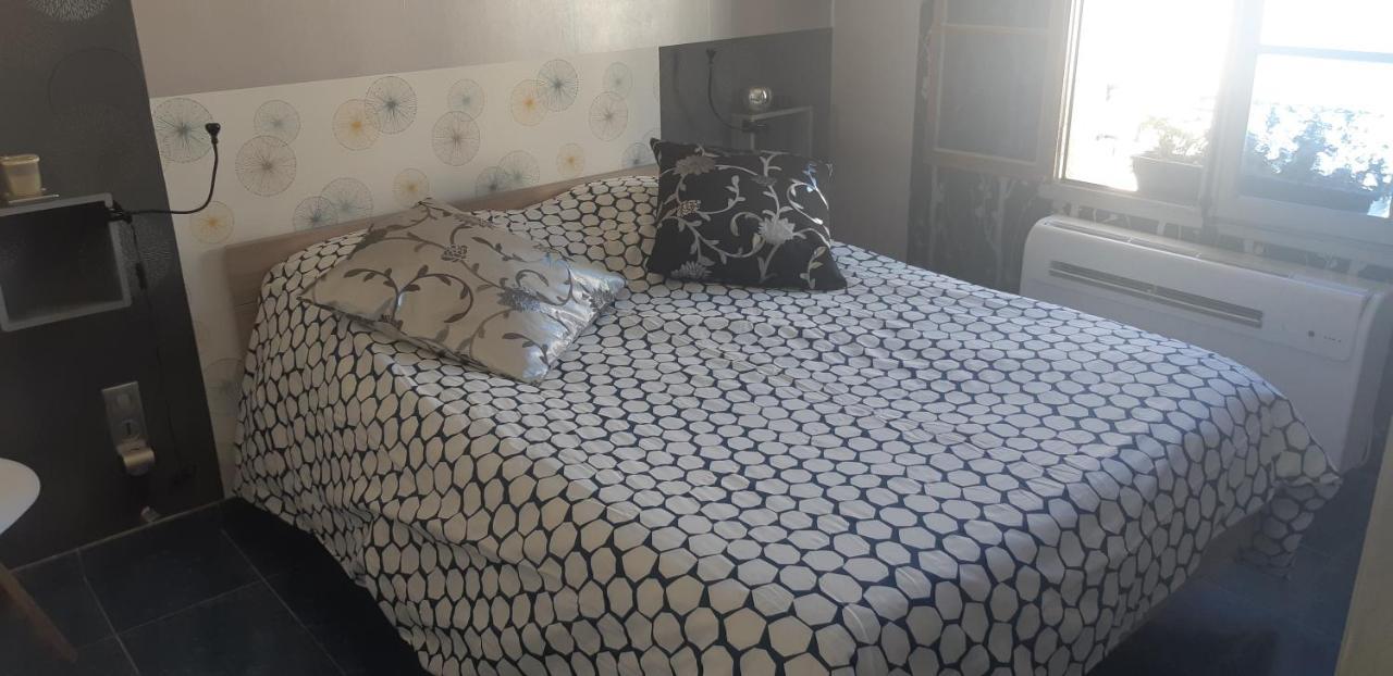 Patrick&Pierre Bed And Breakfast นีมส์ ภายนอก รูปภาพ